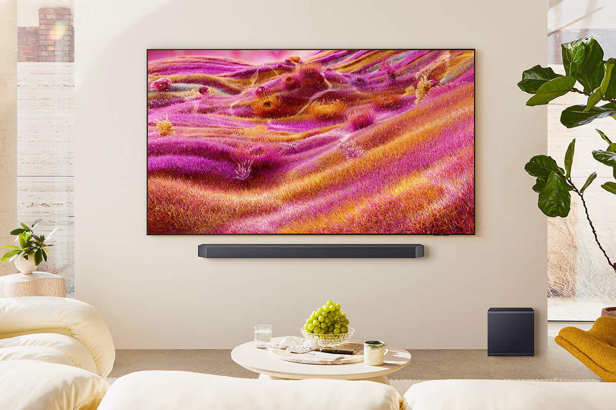 QN90F_FRONT_WALL_BeautyShot_24089 R2